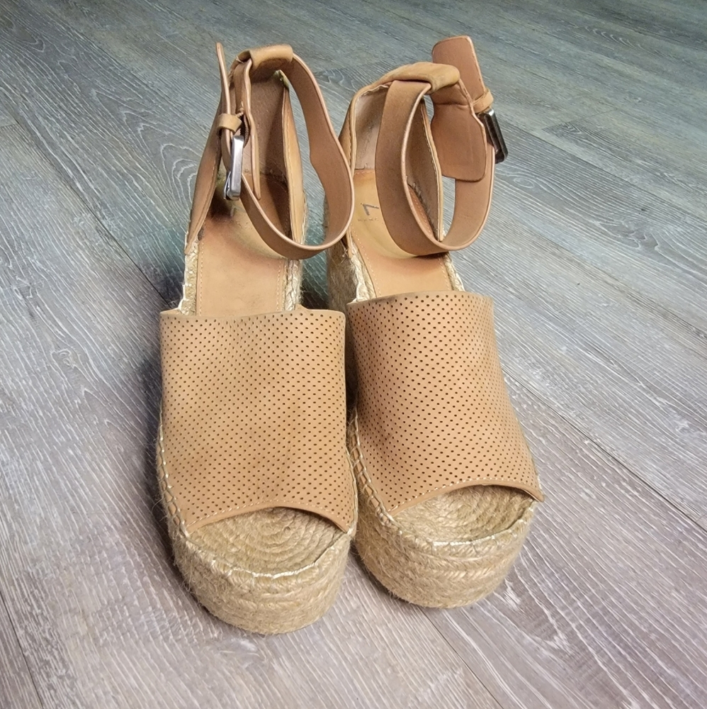 Marc Fisher Wedges